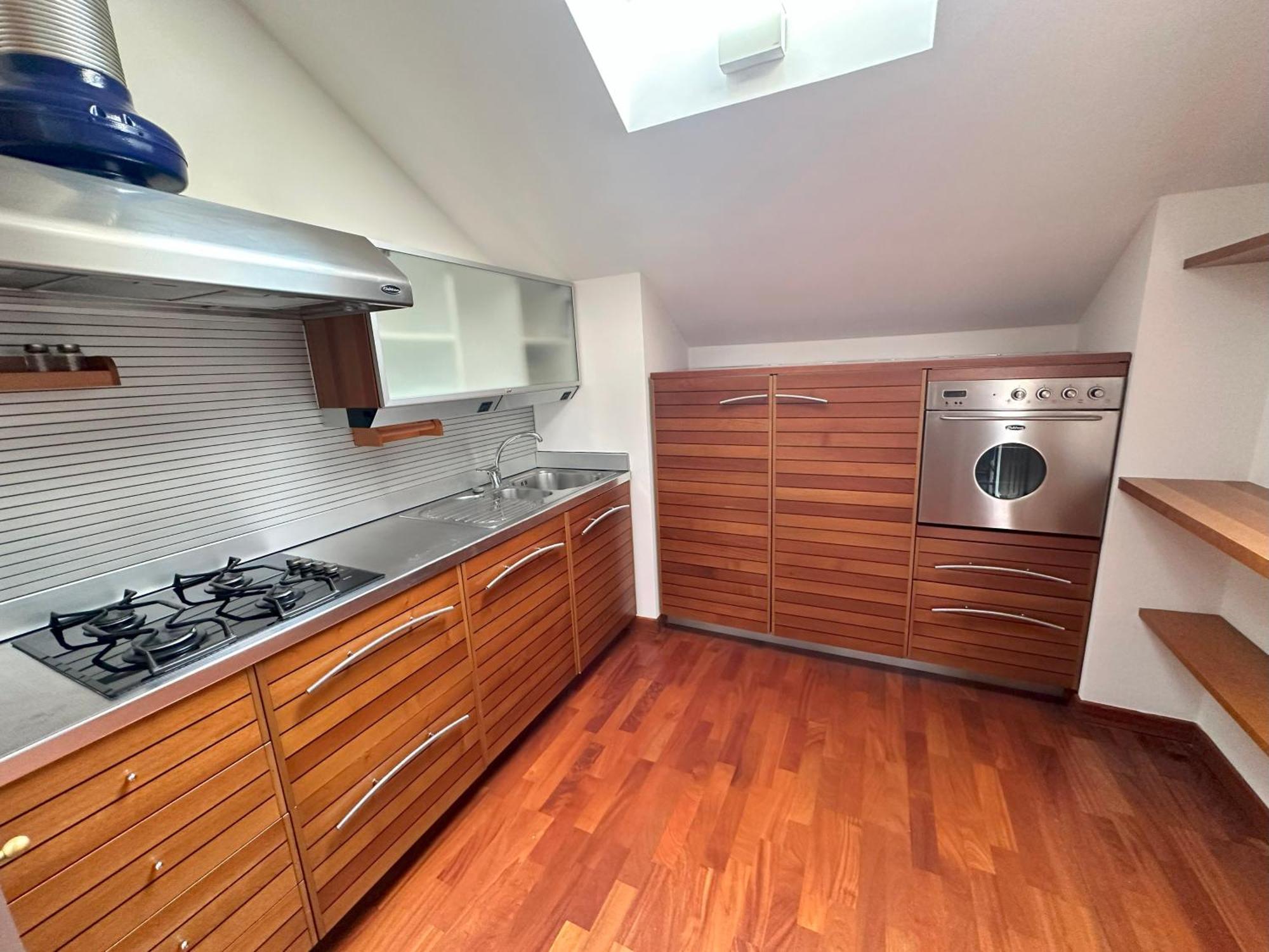 Con 2 Da Letto Navigli + Parcheggio Per 2 Auto Appartamento *